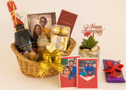 What are the best romantic anniversary gifts for girlfriends under 500